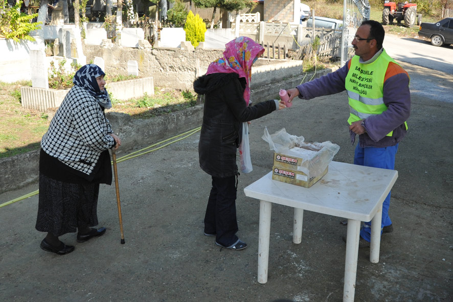 MEZARLIK VE EHTLKLERE ZYAERT AKINI