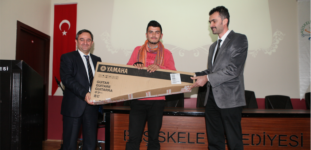 SAHNE BASKELENN