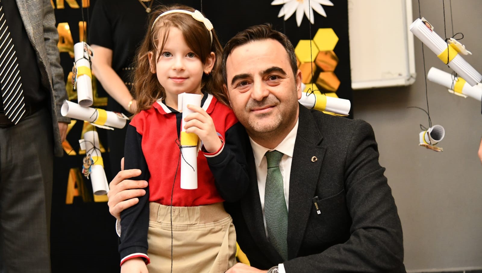 Bakan zl rencilerin Karne Heyecanna Ortak Oldu