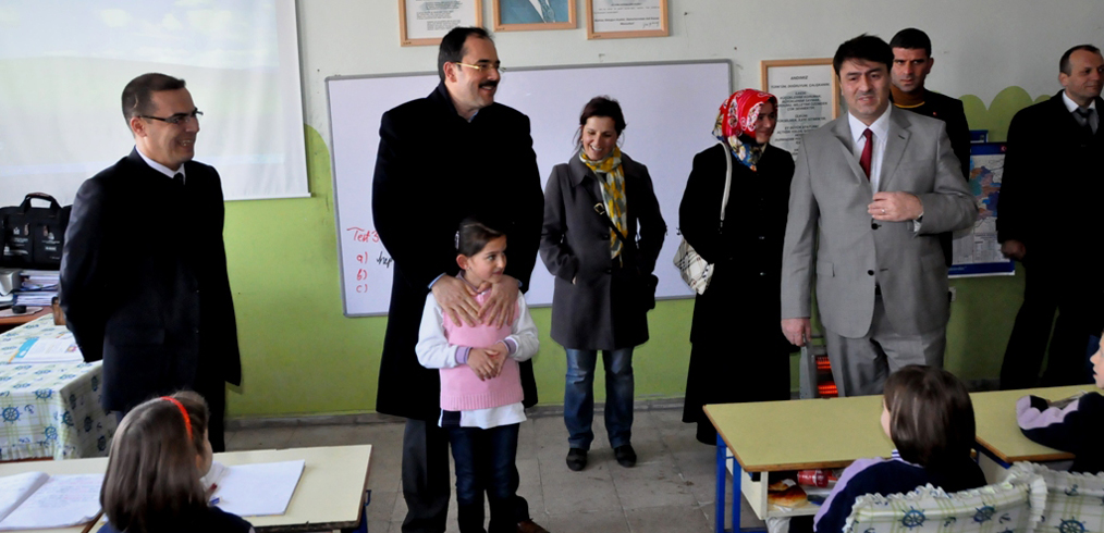 AYAZ, YELKENT OKULUNU ZYARET ETT