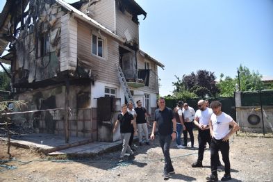 Ba�kan �zl��den Evi Yanan Vatanda�a Anlaml� Ziyaret