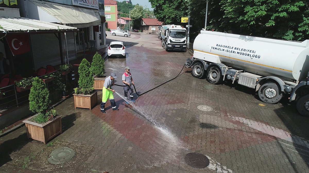 Baiskele Sokak ve Caddelerine Bayram Temizlii