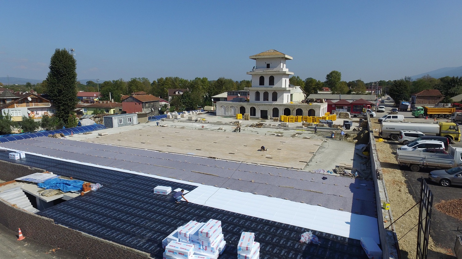 HEM MEYDAN HEM OTOPARK