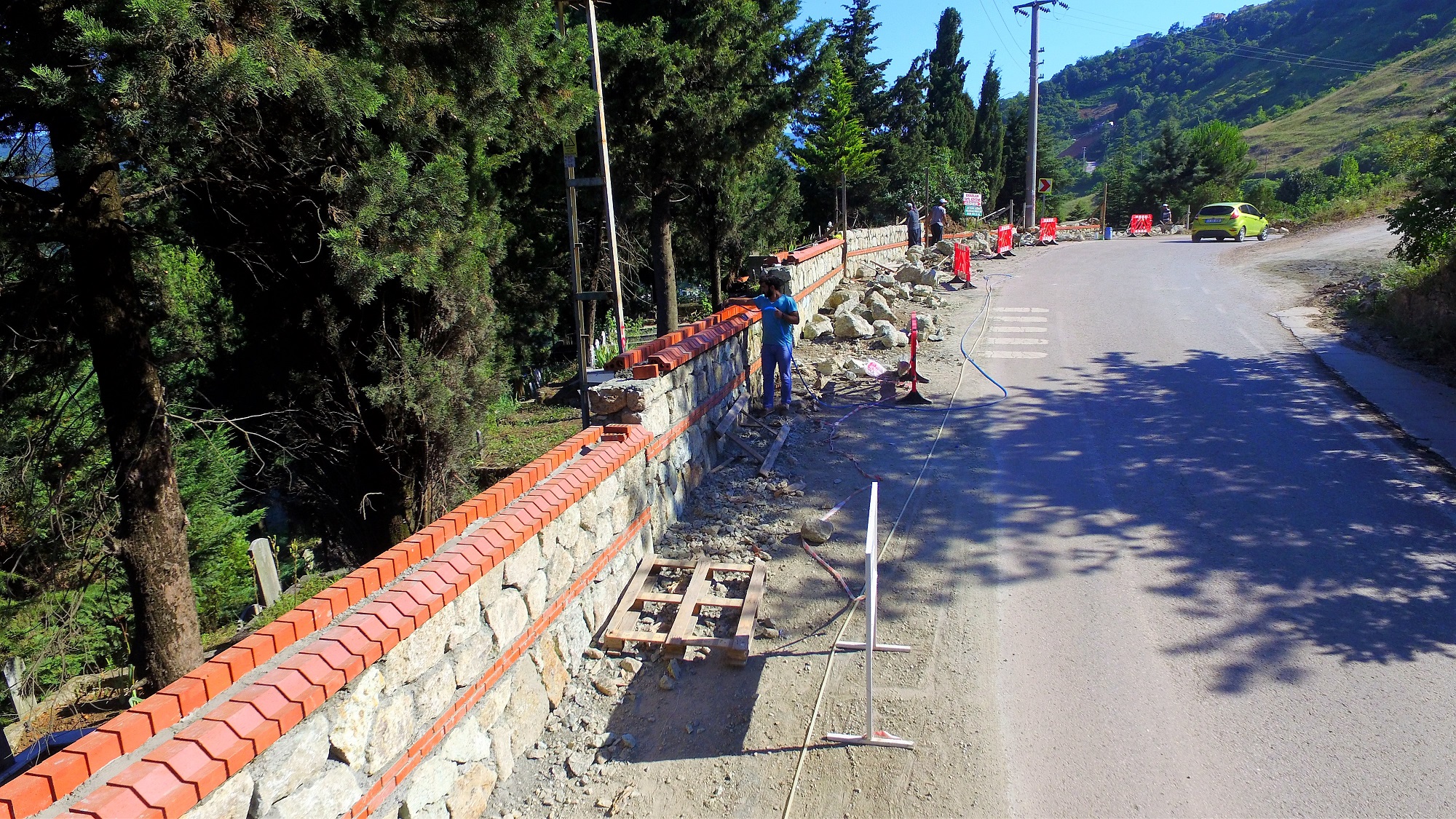 YUVACIK MERKEZ MEZARLIINDA EVRE DZENLEMES