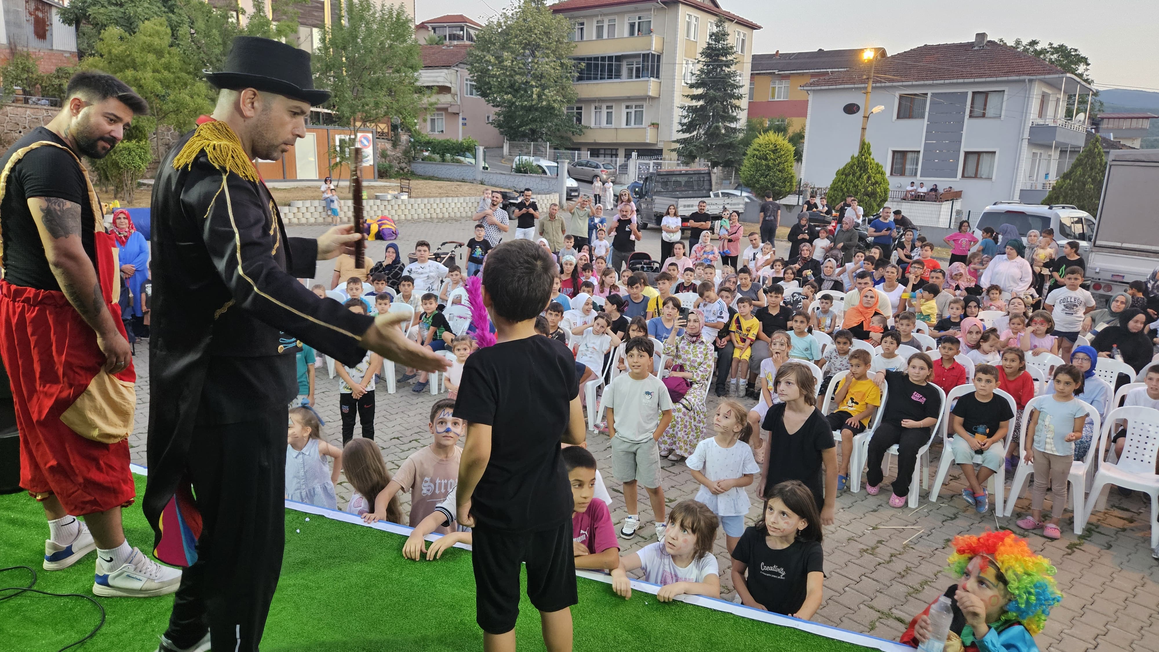 Baiskele ocuk Sesleriyle enleniyor