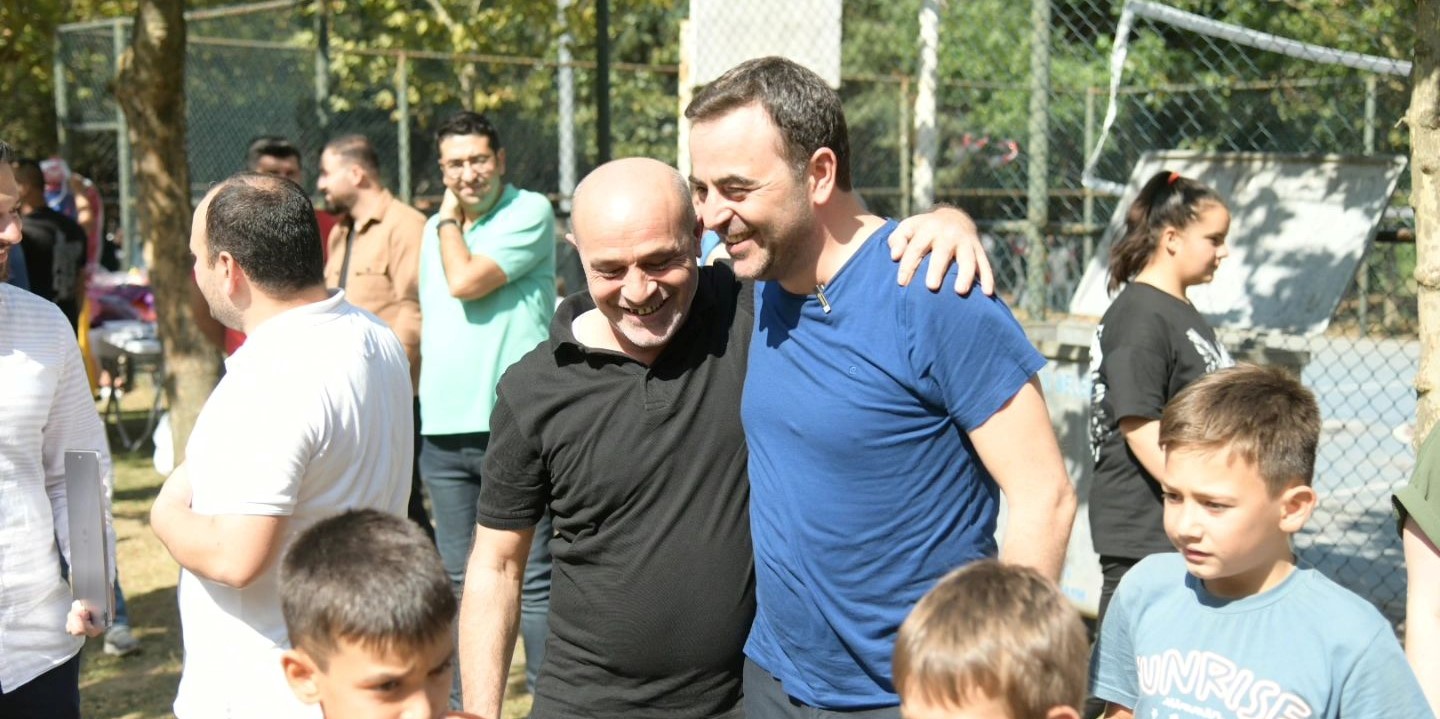 Bakan zl: "Biz Kocaman Gzel Bir Aileyiz"