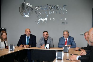 Bakan zl, Trkiye Muhtarlar Dernei Heyetini Arlad