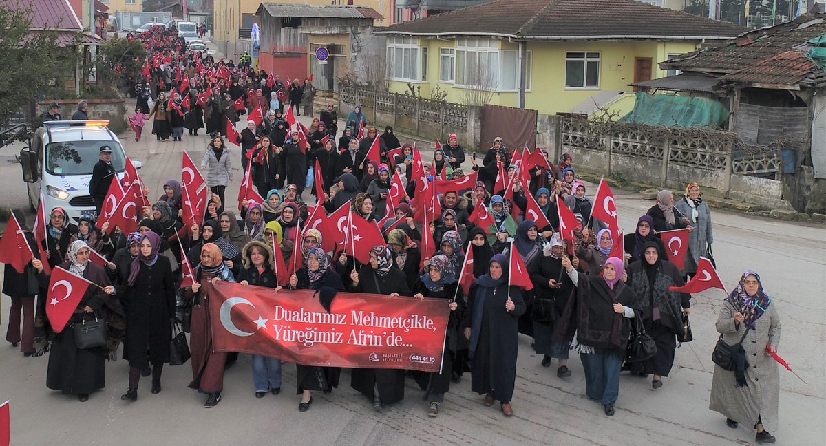 Ba�iskeleli Kad�nlar Mehmet�ik ��in Y�r�d�ler