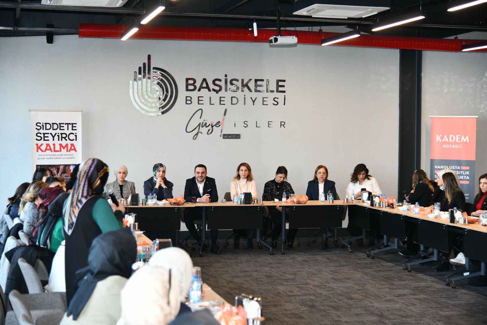 Baiskelede "Aile i letiim" Konuuldu