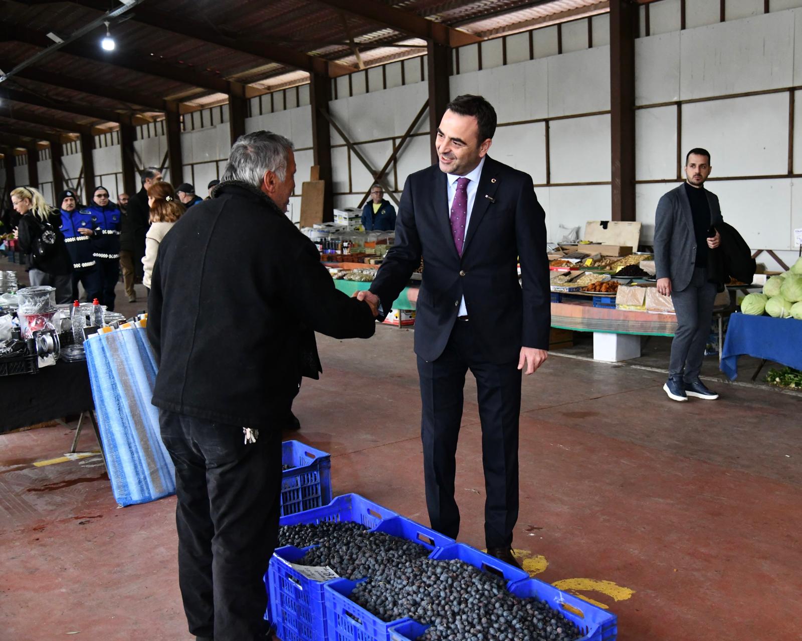 Ba�kan �zl� Pazar Esnaf� ve Vatanda�larla Bulu�tu