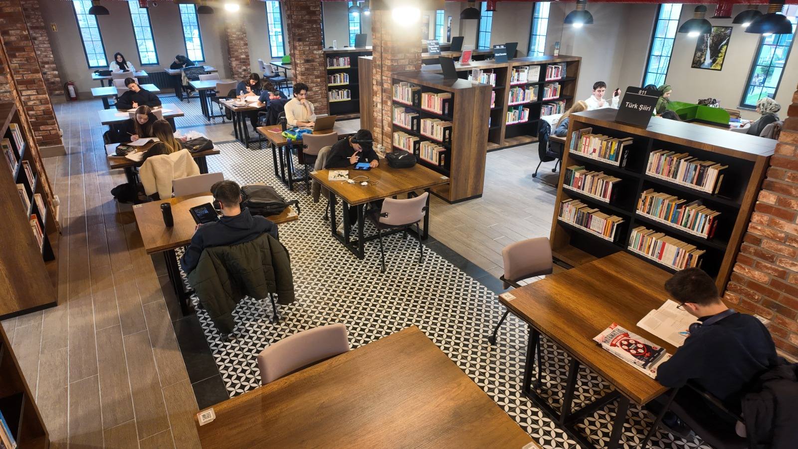 Yar�y�l Tatilinde ��rencilerin Adresi Yine Kitaphane