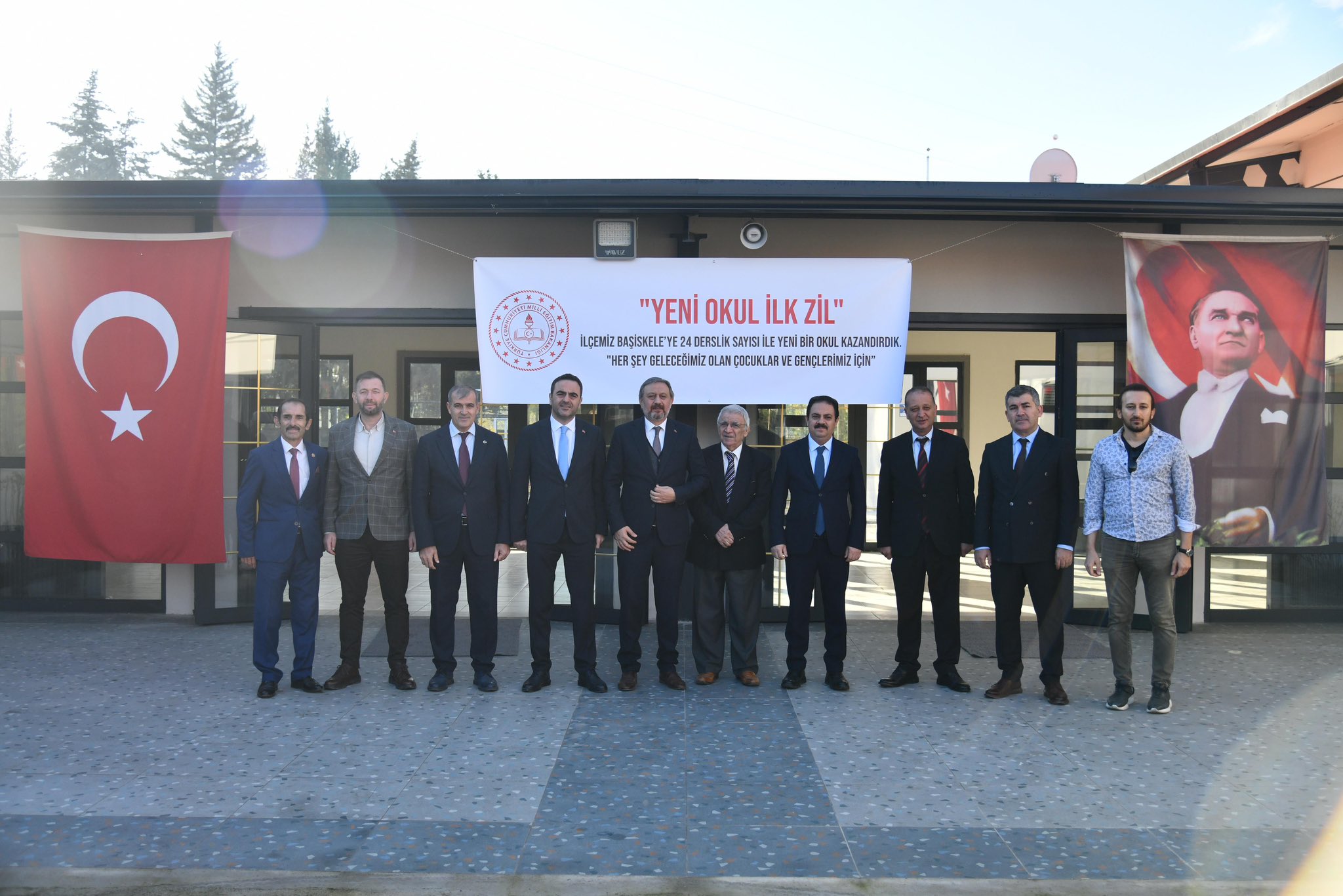 Baiskelenin ki Yeni Okulunda lk Ders Zili ald