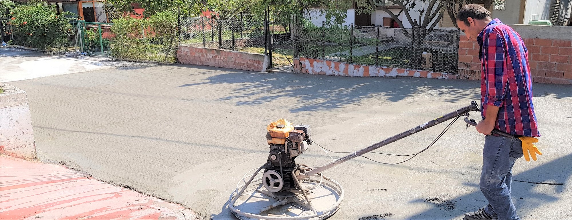 Damlar Mahallesinde Beton Yol almas 