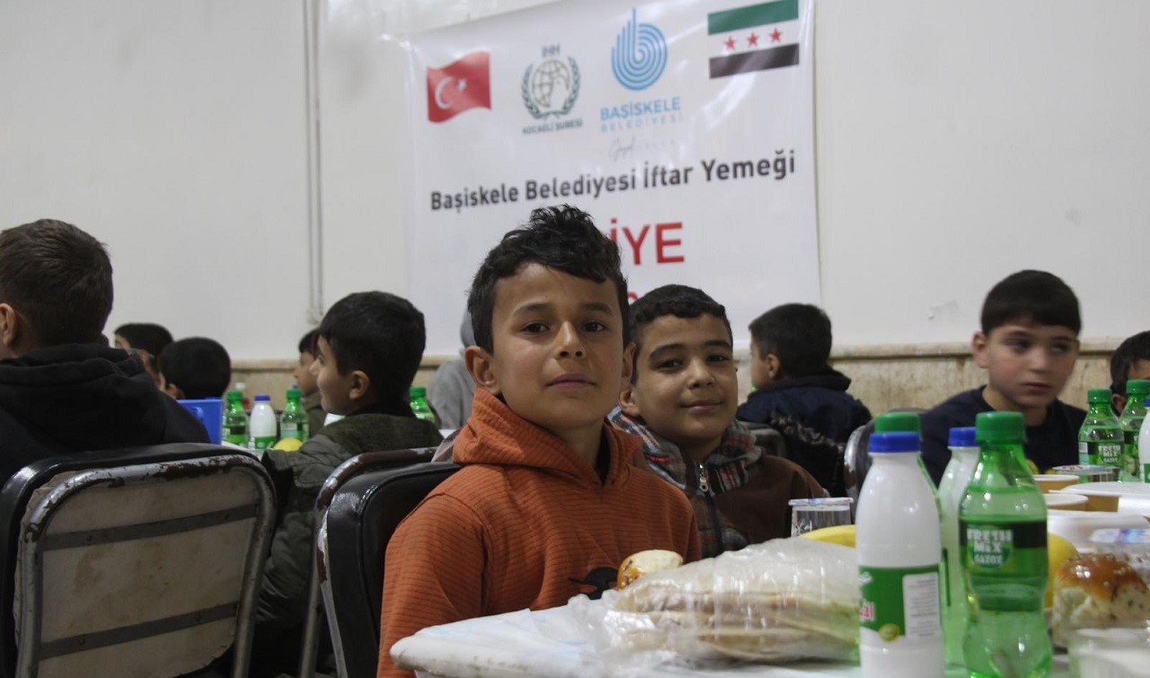 Ba�iskele�den Suriye�ye Uzanan �ftar Sofras�