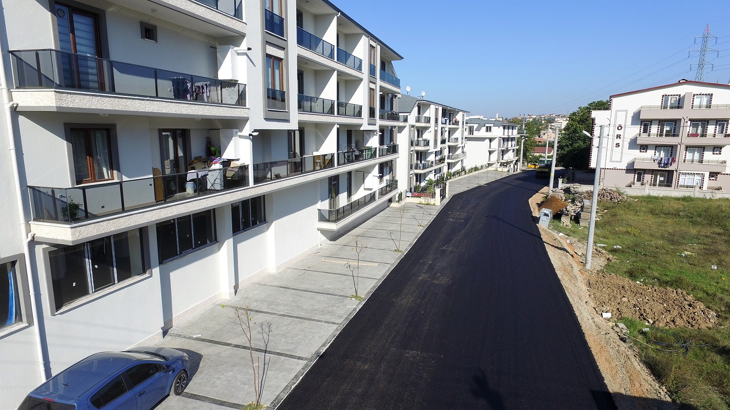 27 CADDE VE SOKAK ASFALTLANDI