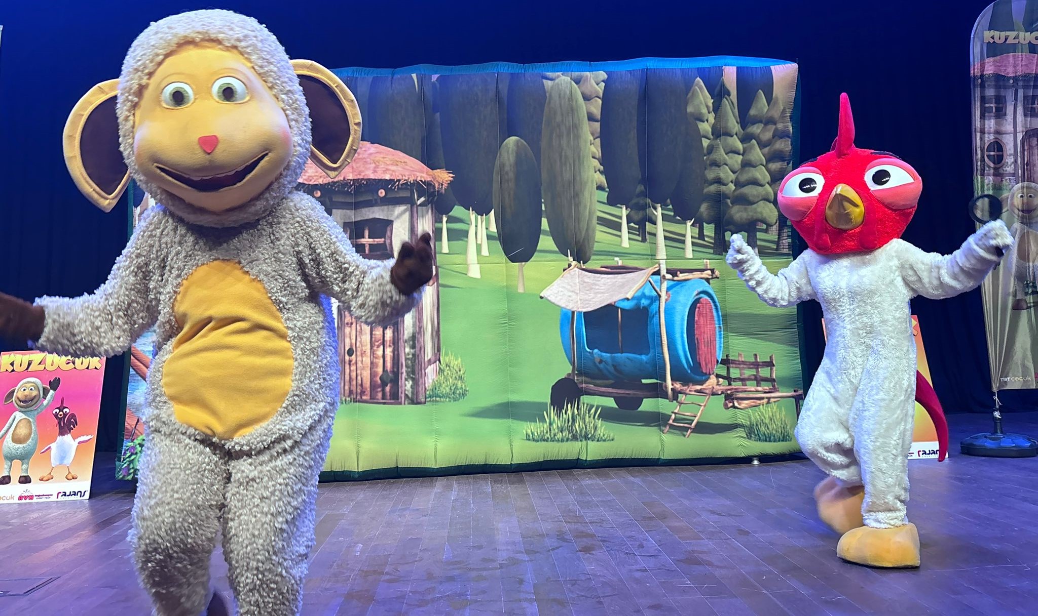 Kuzucuk M�zikali, Ba�iskeleli Minikler ile Bulu�tu