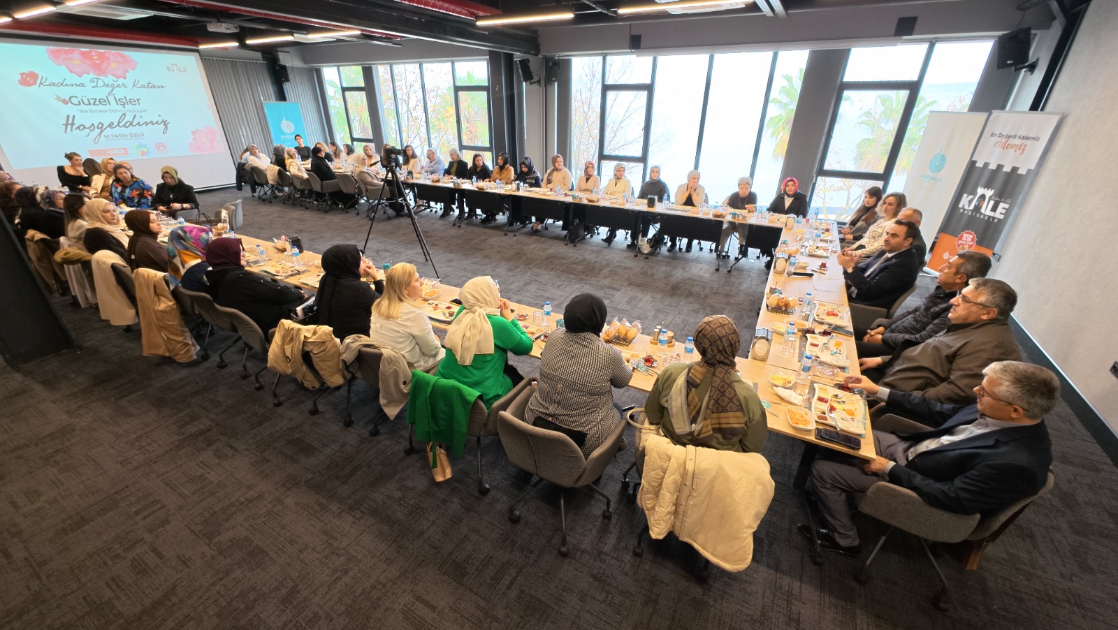 Bakan zl: Kadnlarn Emei Bizim in ok Kymetli