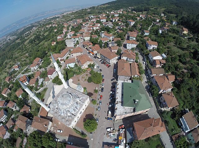 BAHECK MERKEZDE ANA CADDE YENLENYOR