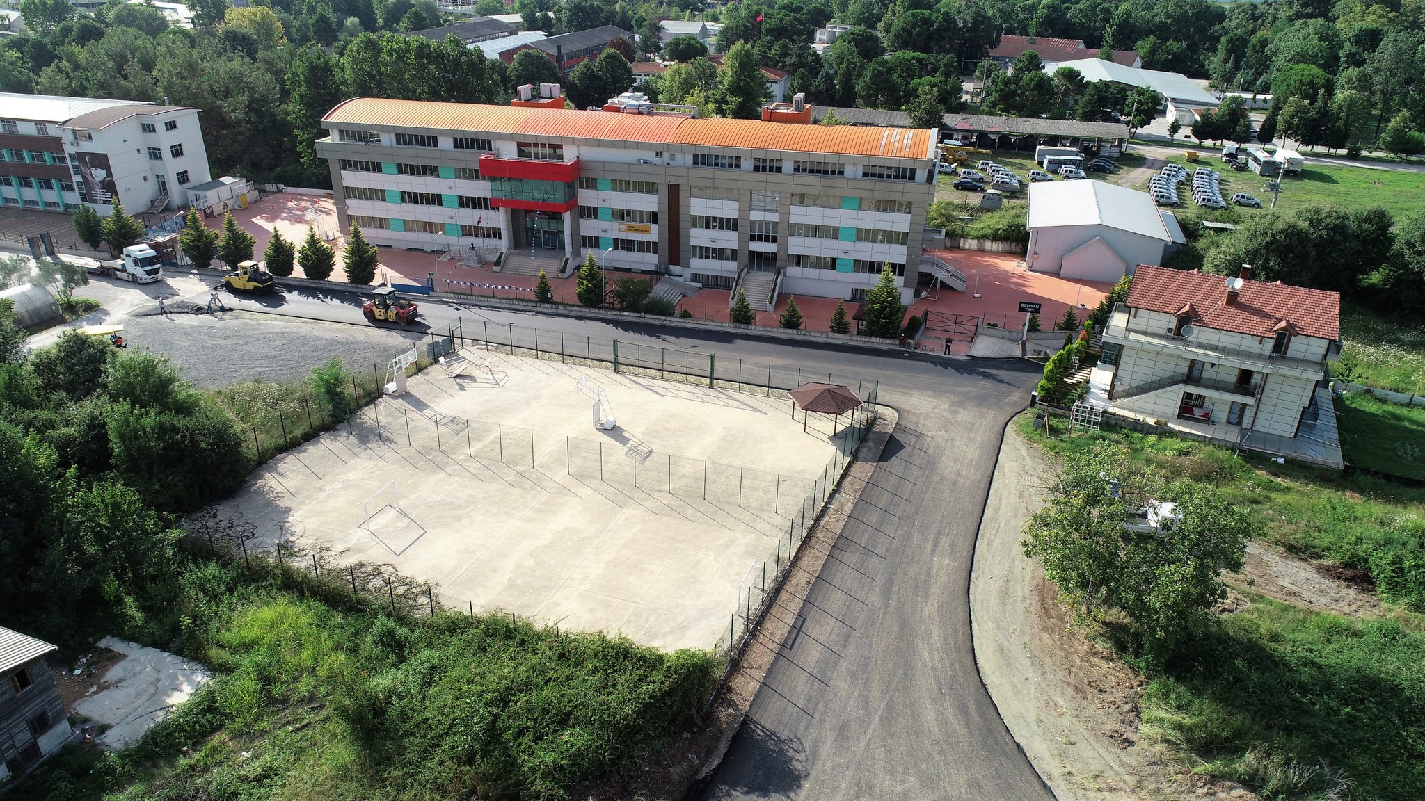 Kocaeli Gzel Sanatlar Lisesi Yolu Asfaltland