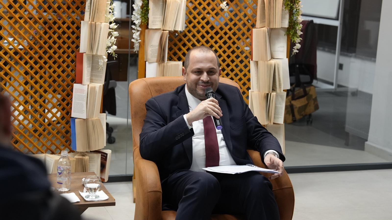 Baiskeleli Genler Hukuk ve Siyaset Hakknda Konutu