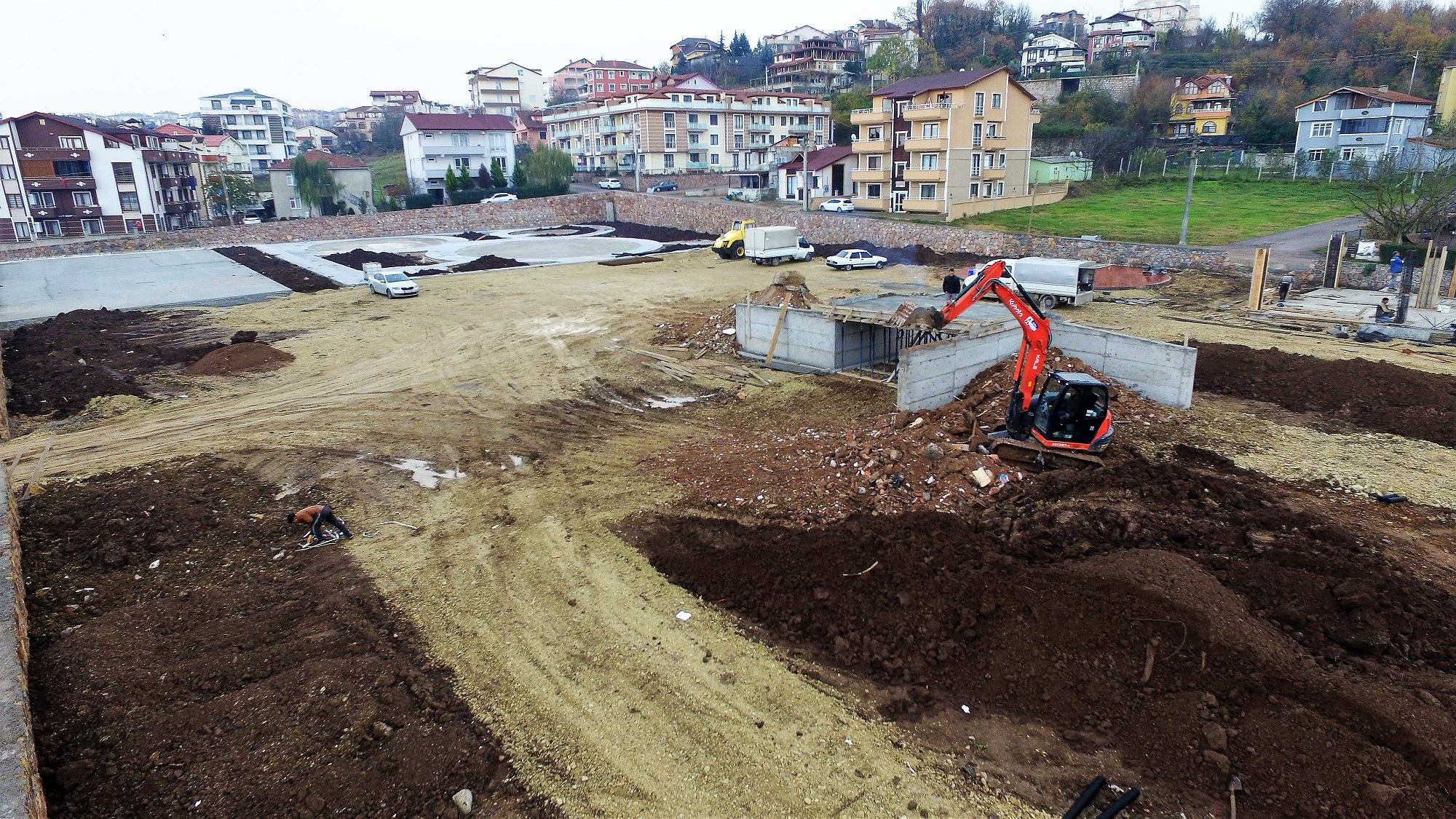 BASKELENN ANSLI OCUKLARINA TRAFK PARKI