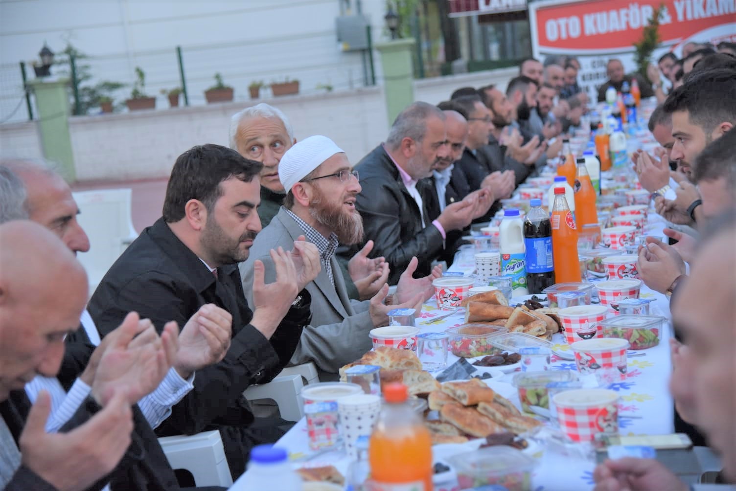 Bakan zl Esnafn ftar Programna Katld