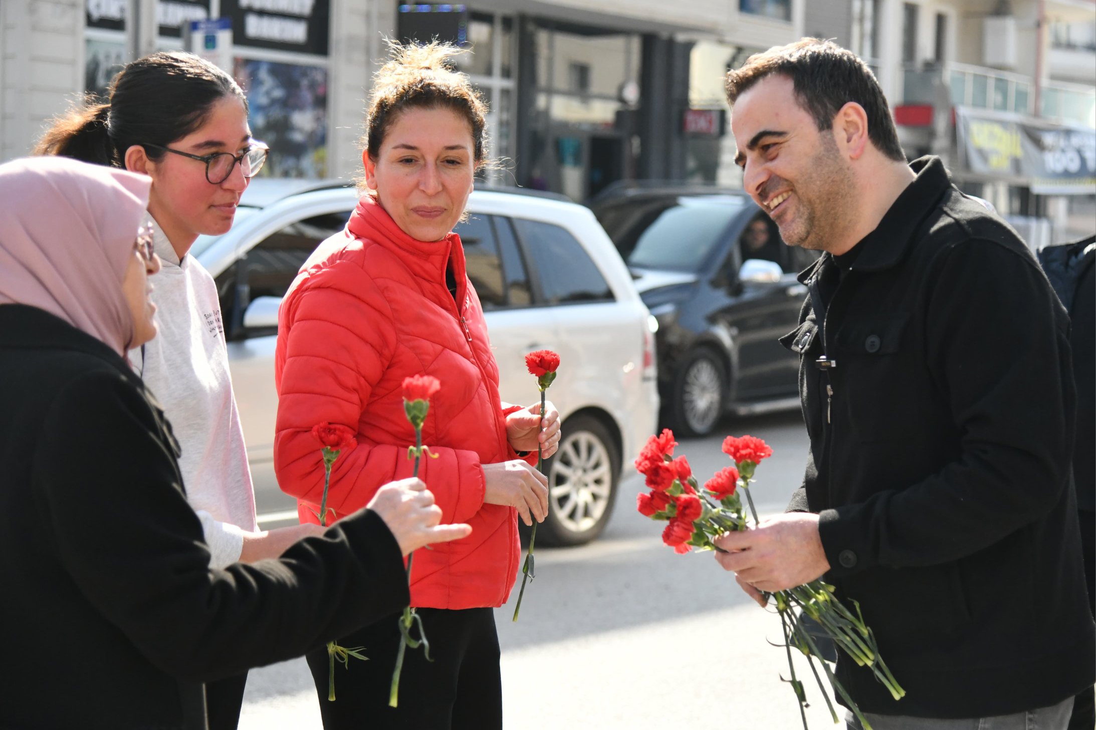 Baiskele 8 Mart Dnya Kadnlar Gnnde iek At