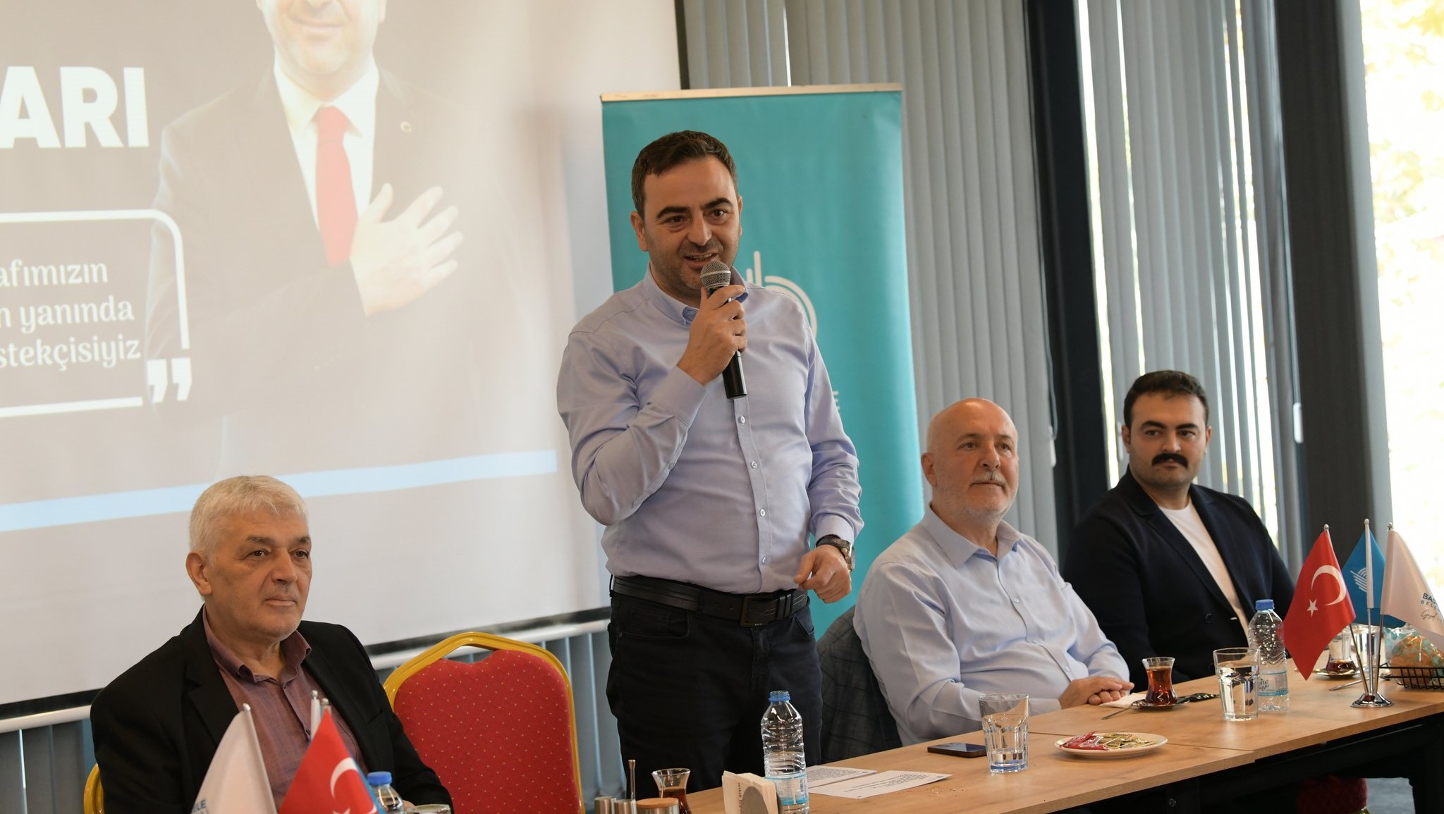 Bakan zl, Berberlerle Bir Araya Geldi