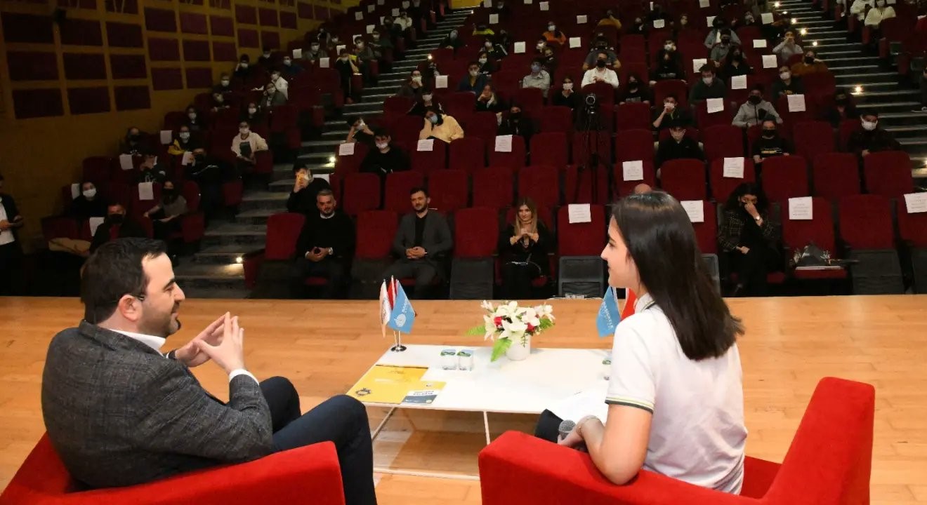 Bakan zl Her Zaman Genlerin Yannda