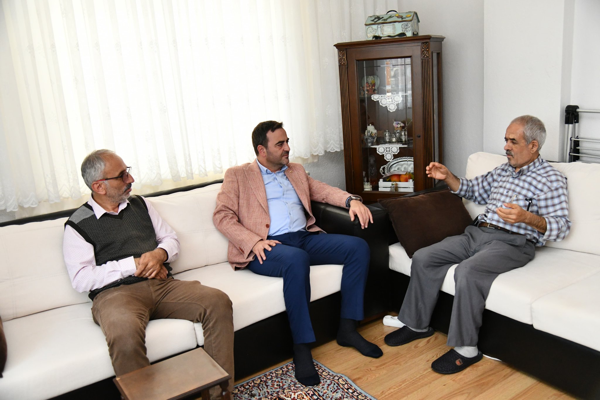 Bakan zl Hasta ve Yal Ziyaretlerine Devam Ediyor