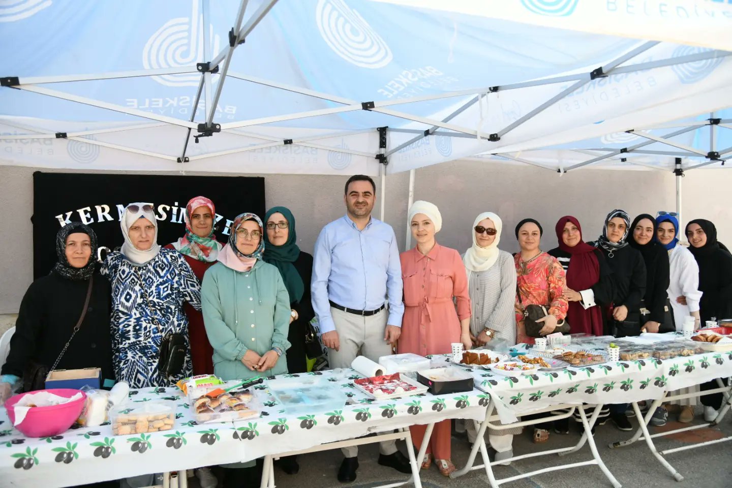 Bakan zlden Okul Kermeslerine Destek