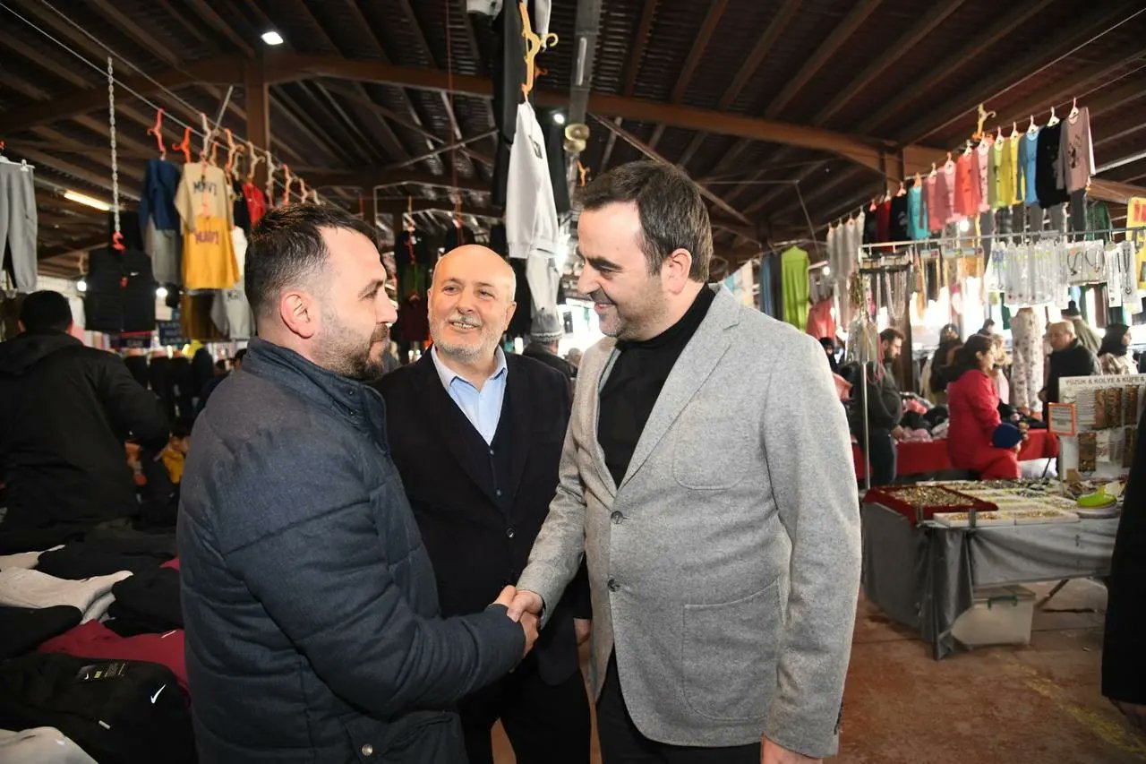 Bakan zl Moda Pazarnda Hemehrileriyle Bulutu