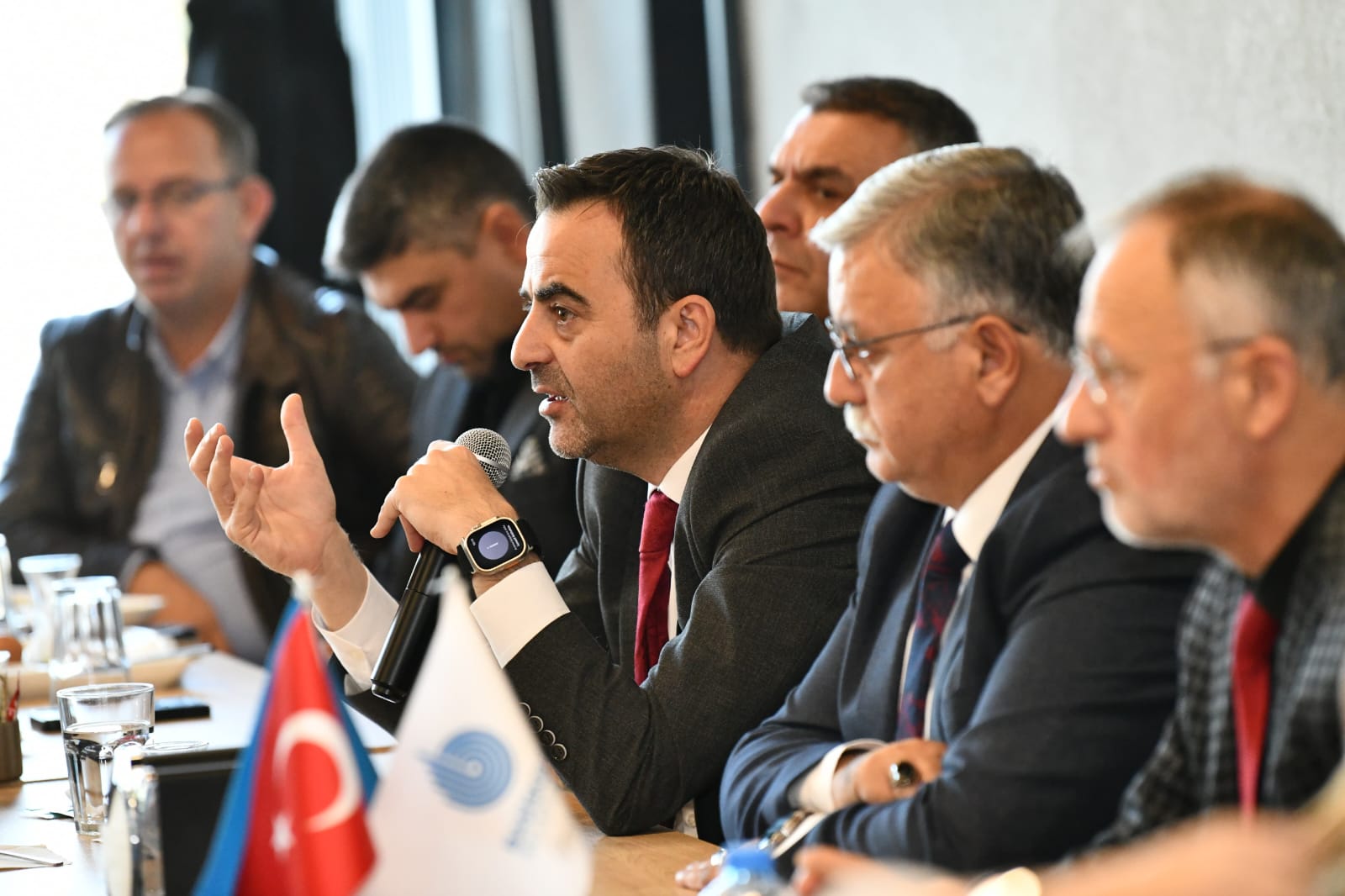 "Muhtarlarmz En Gzel Hizmet in alyorlar"