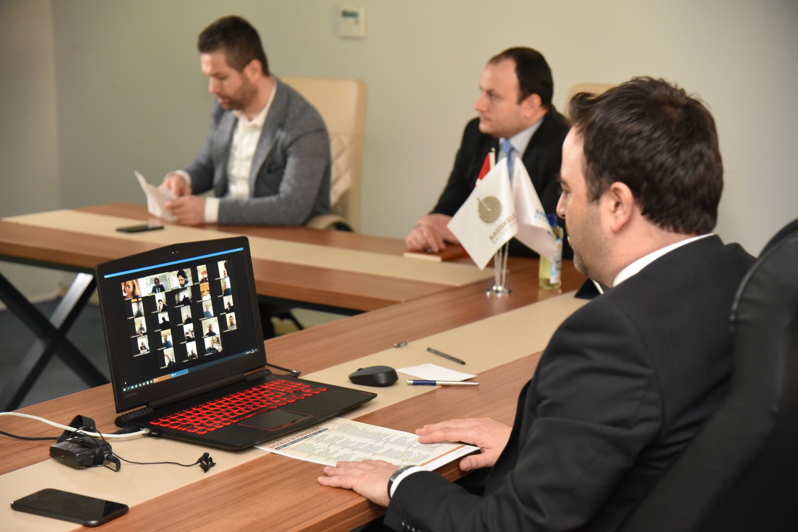 Bakan zl Meclis yeleriyle Telekonferansla Grt