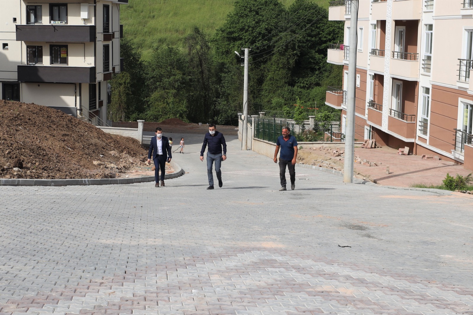 Bakan zl Cemiyet ve Il Sokakta ncelemelerde Bulundu