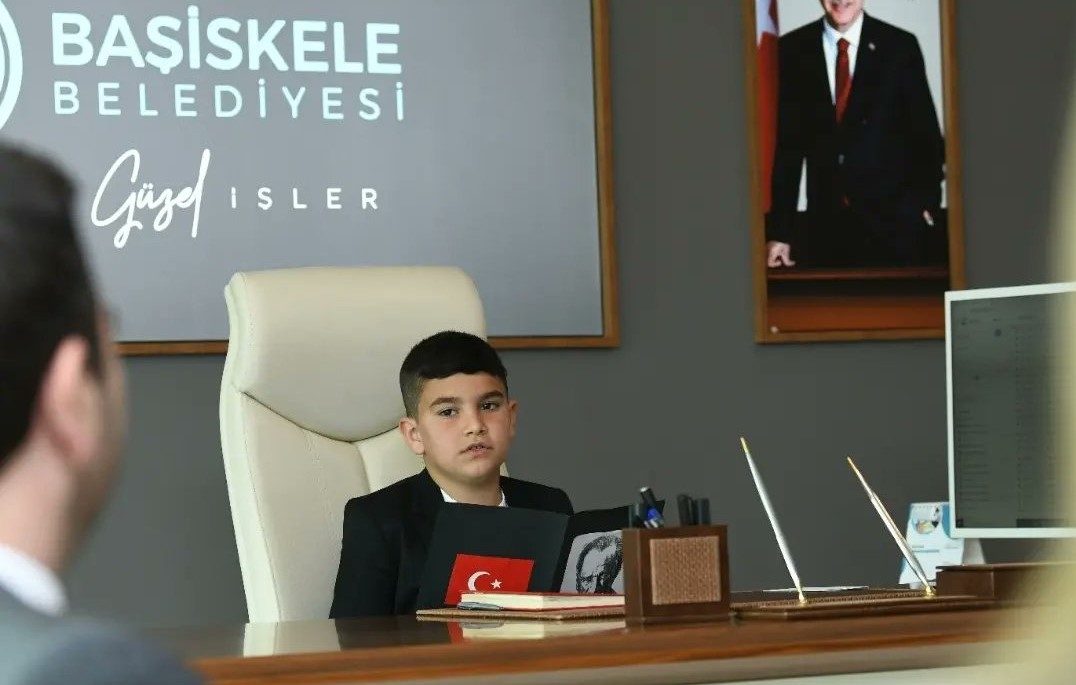 Bakan zl Koltuunu Minik Berata Devretti