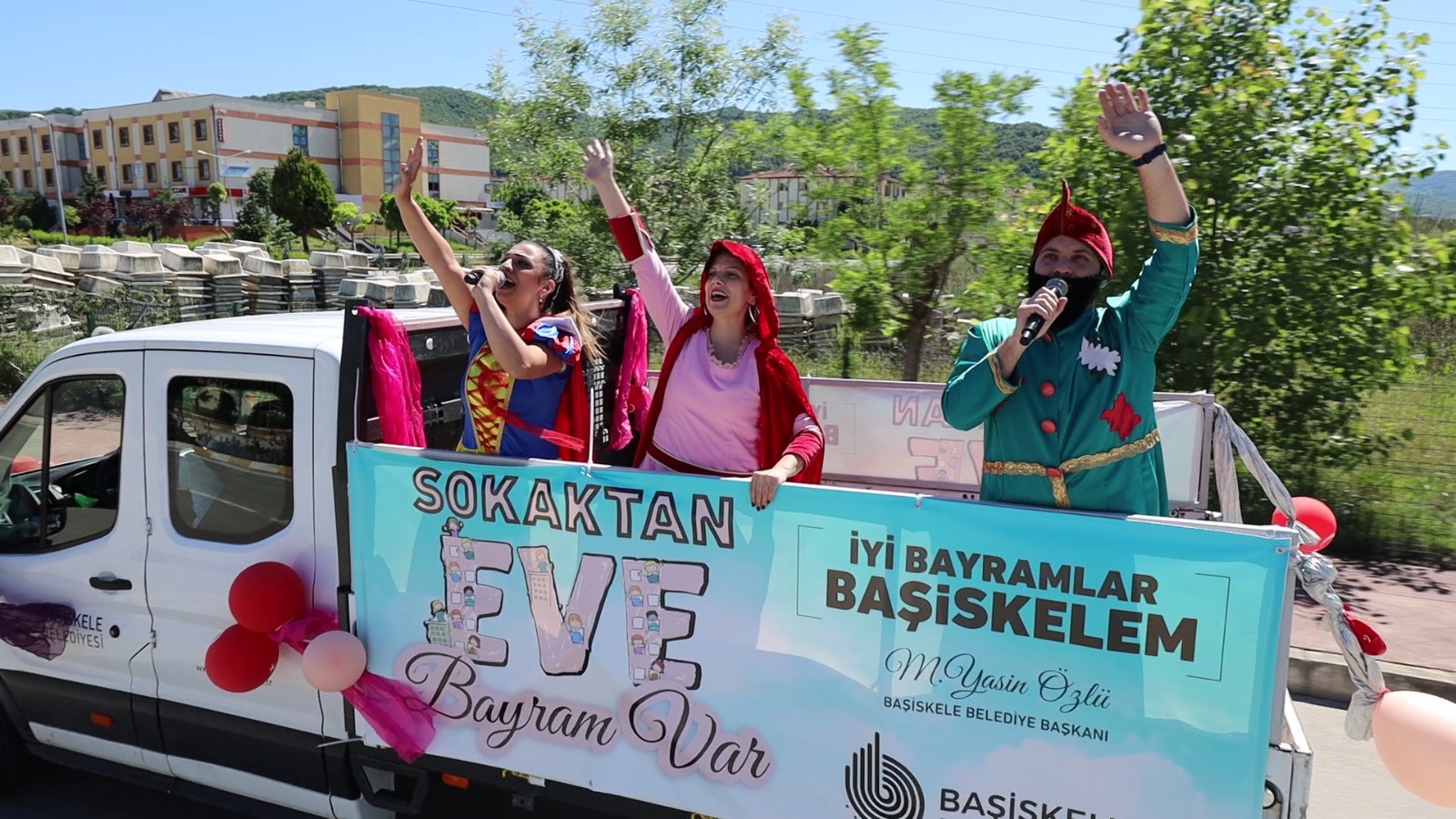 Baiskelede Bayram Sokaklardan Evlere Sd