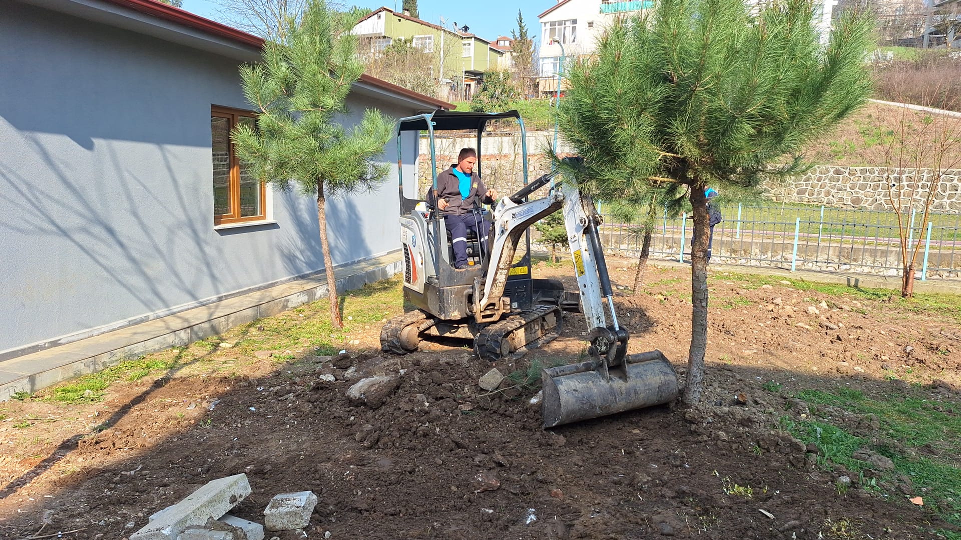Baiskele Yeiline Yeil Katmaya Devam Ediyor