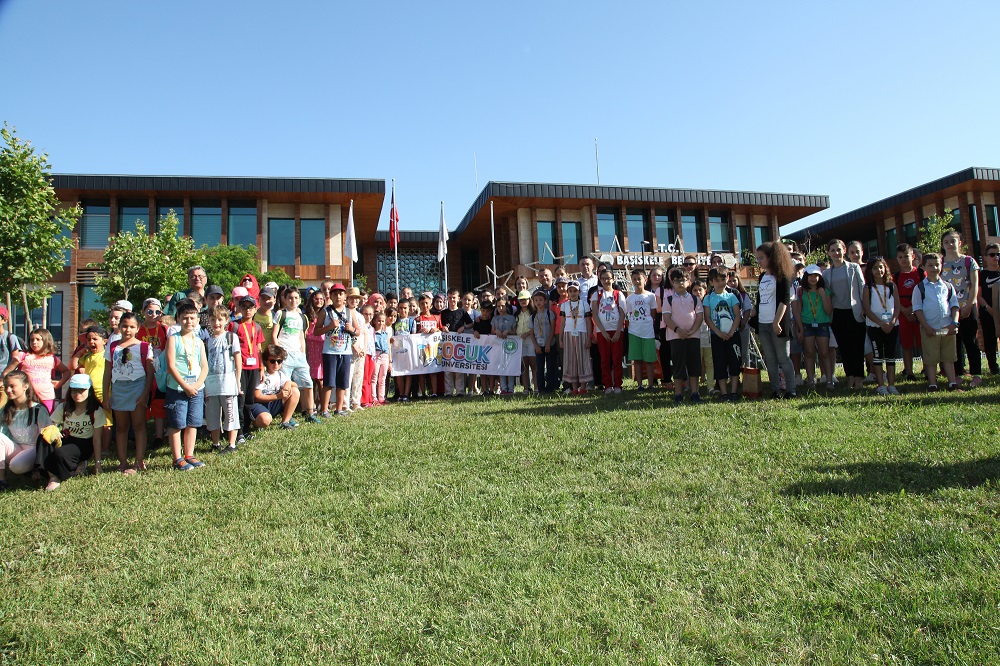ocuk niversitesi rencilerinin stanbul Gezisi