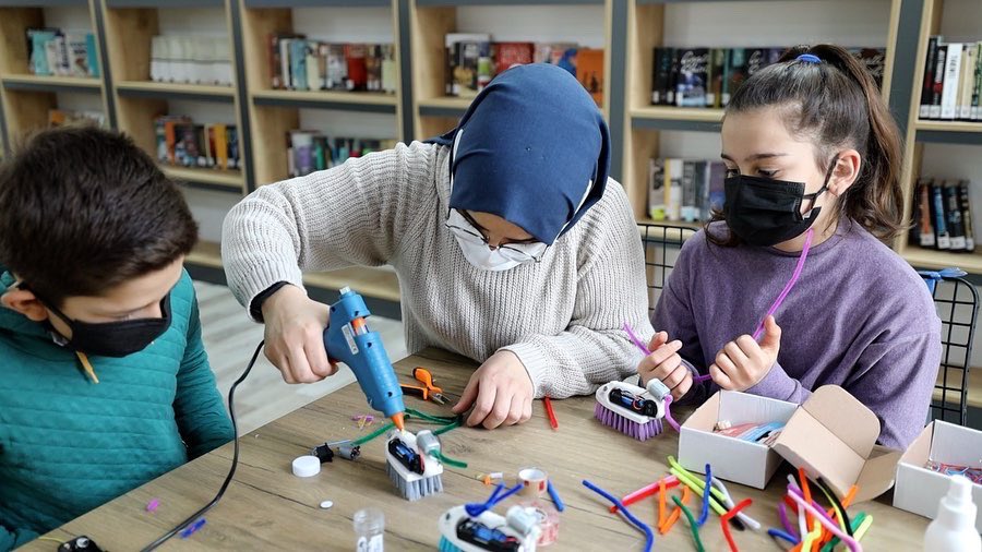 Baiskeleli ocuklar Yaryl Tatilini Dolu Dolu Geiriyor