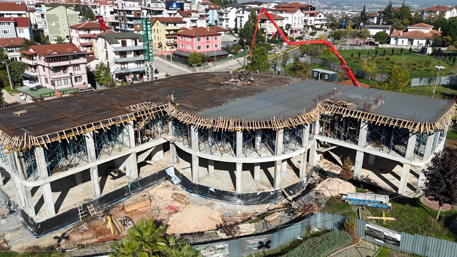 ocuk Ktphanesinin Son Kat Tabliye Deme Betonu Atld