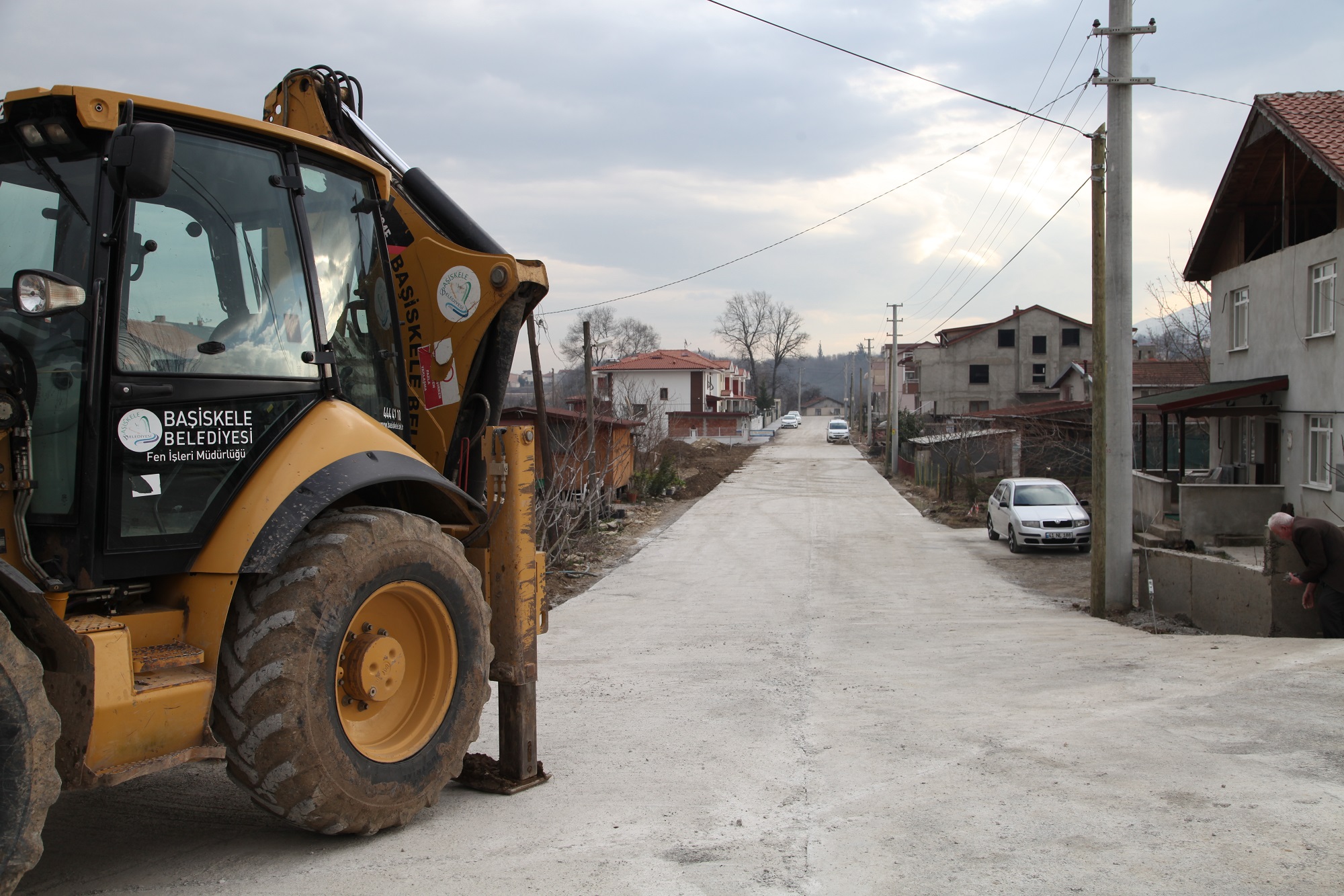 SALAM VE UZUN MRL YOLLAR BASKELEDE