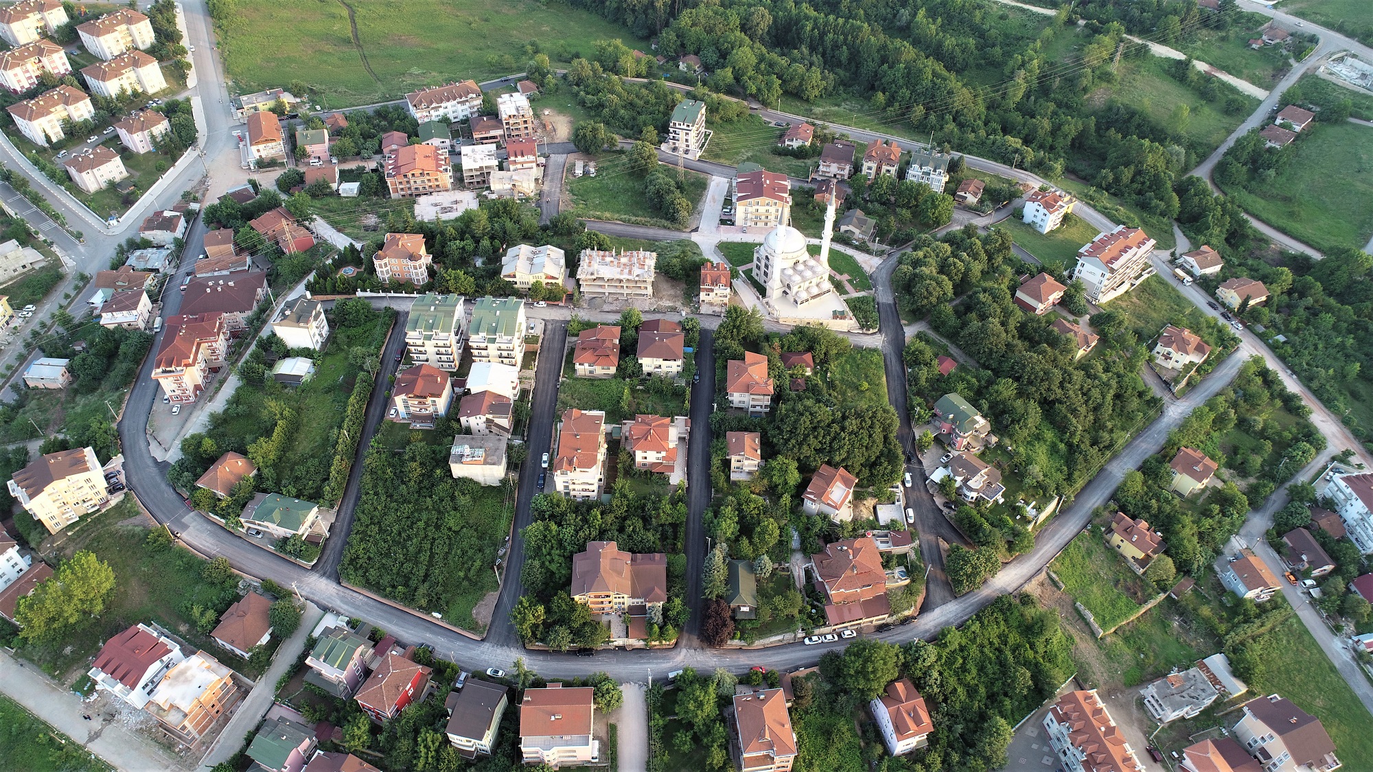 3 Kilometrelik Yol Daha Asfaltland
