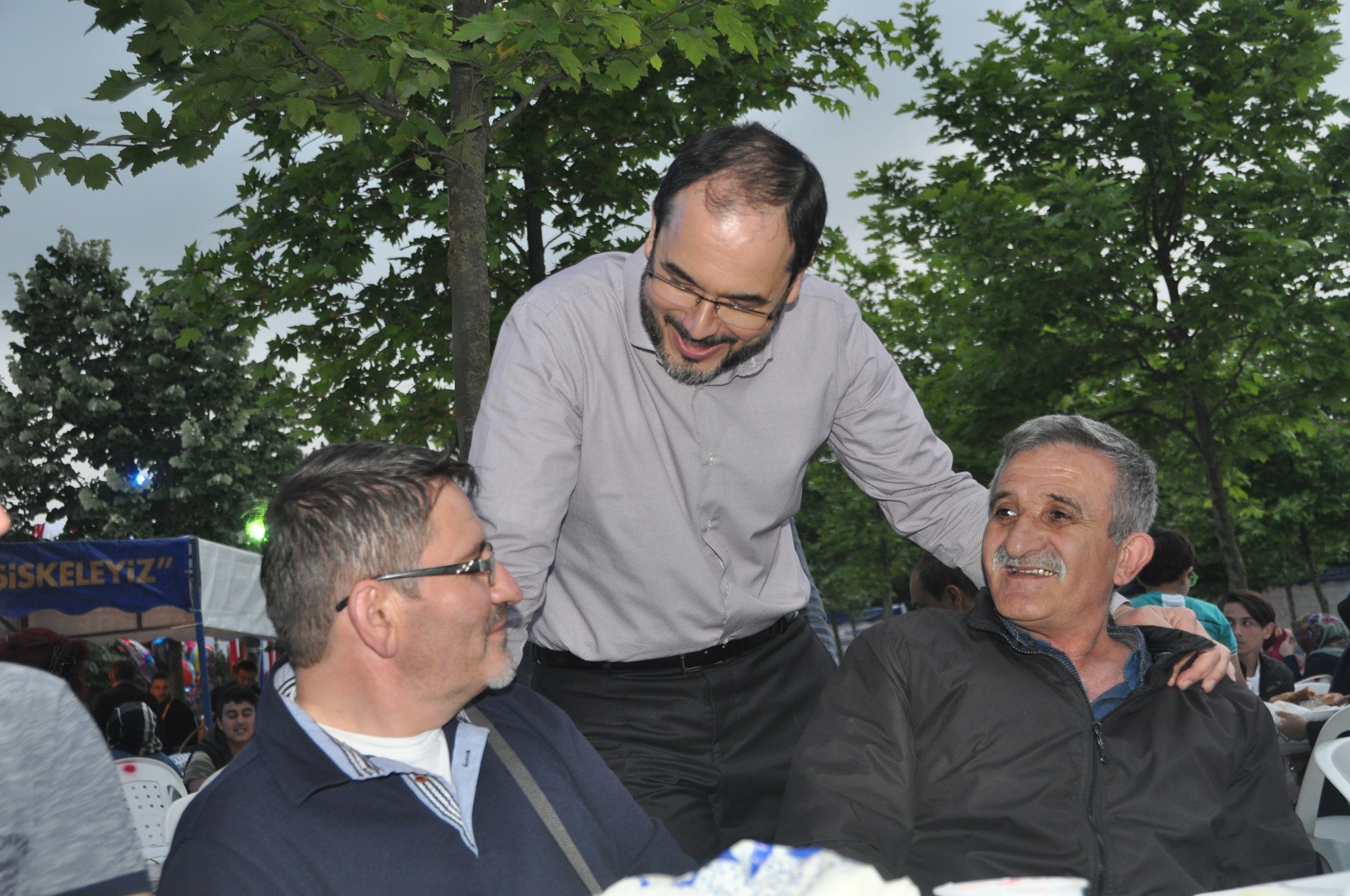 BASKELE HALKI BAKAN AYAZLA TEK YREK