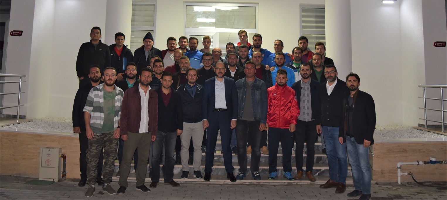 Bakan Ayaz Daha yi Bir Gelecek in stiarelerini Srdryor