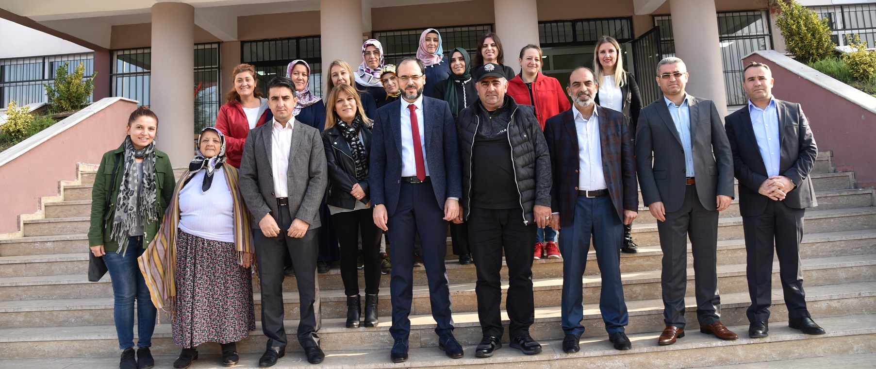 Bakan Ayaz Eitim stiarelerini Srdryor