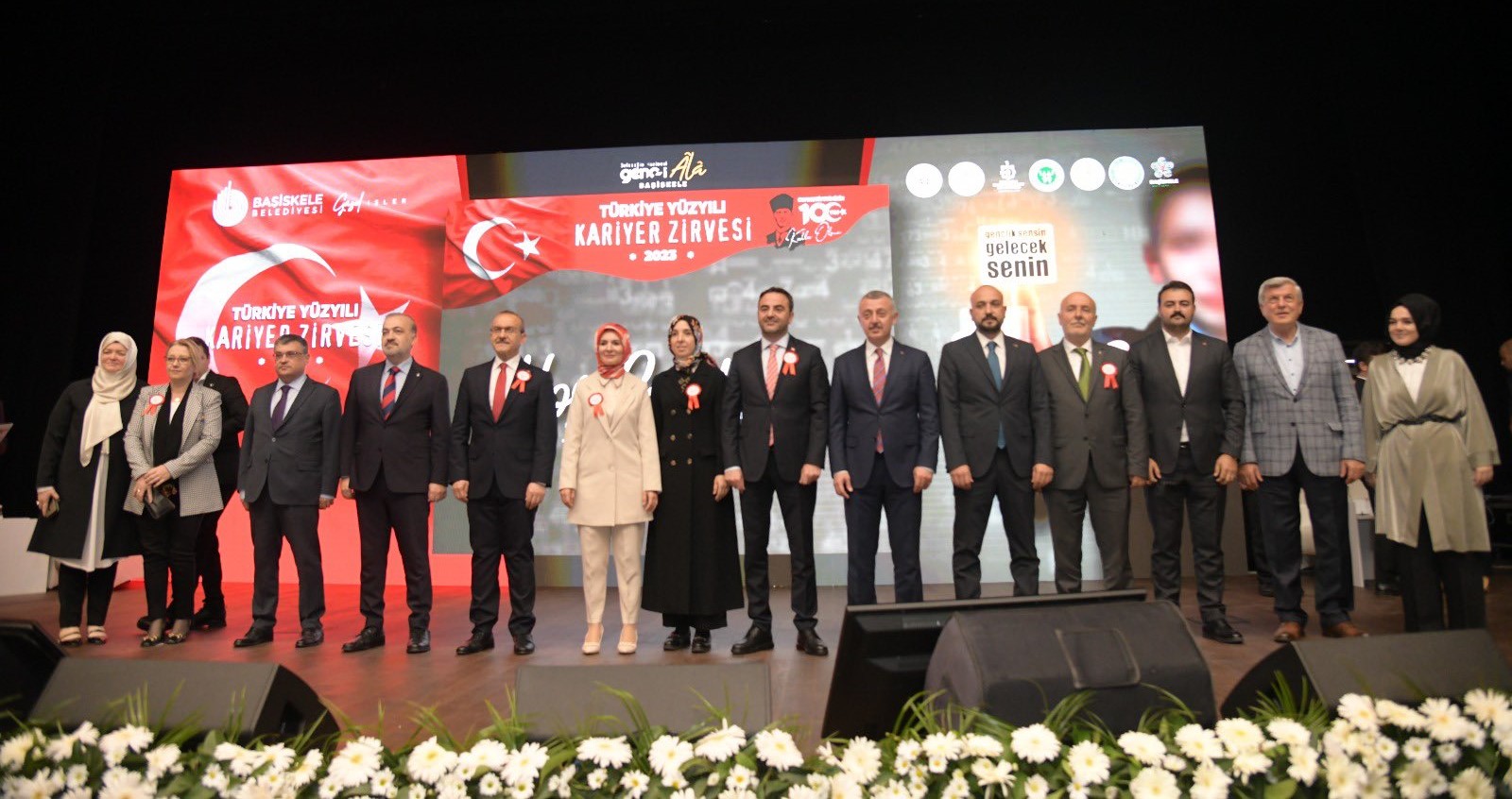 Trkiye Yzyl Kariyer Zirvesinde Genlere Altn tler