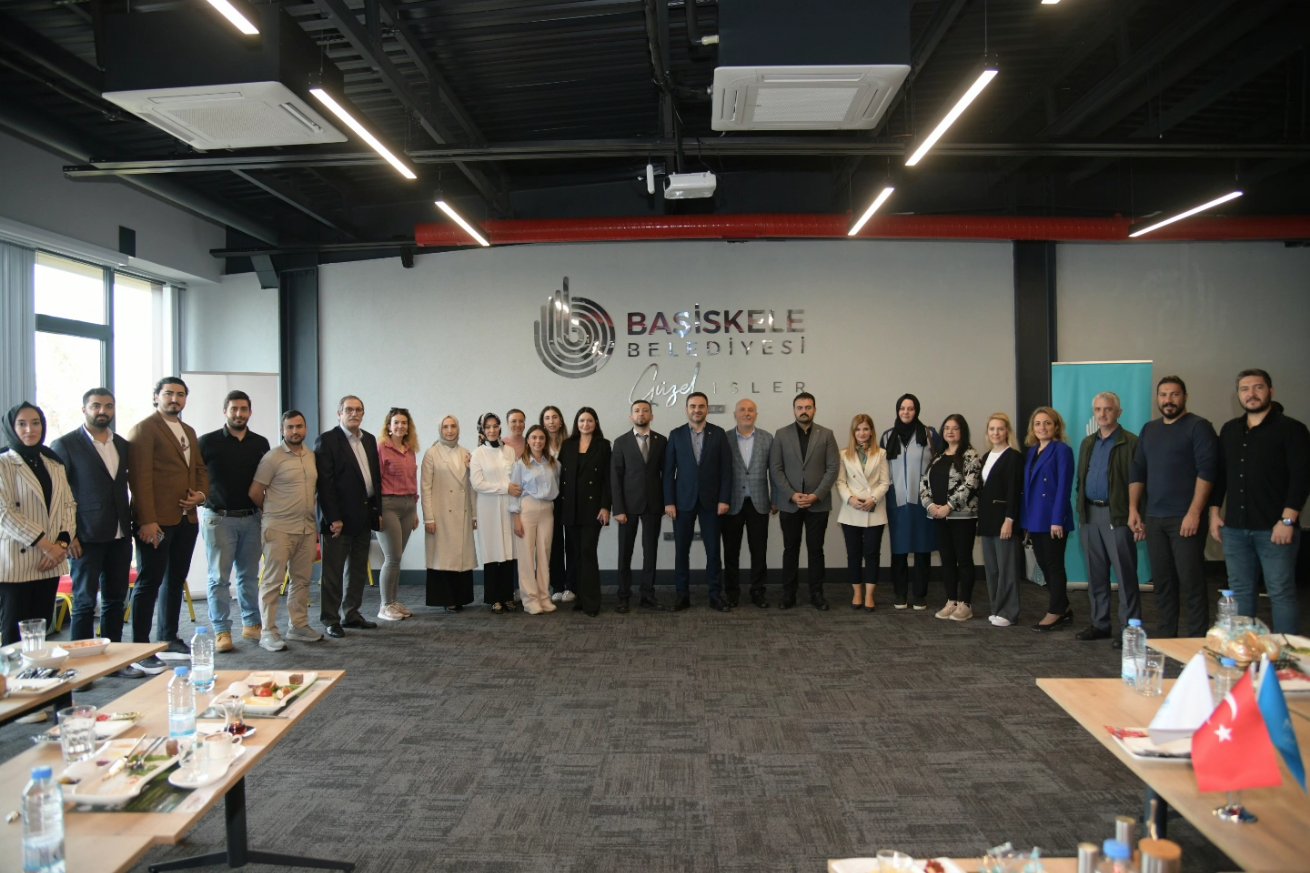Bakan zl, Eczaclar ile Bir Araya Geldi