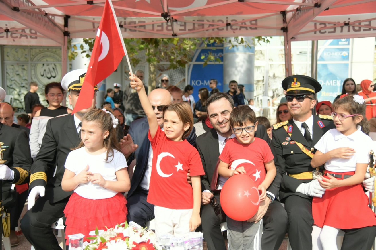 Cumhuriyetin 100. Yl Byk Bir Cokuyla Kutland