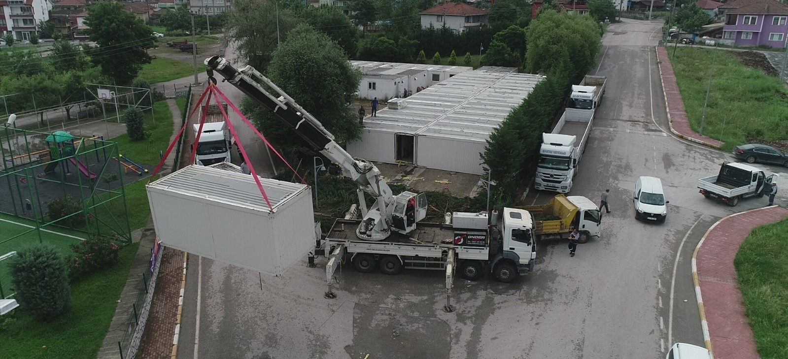 Bakan Ayazn Eitime Destei lke Snrn At